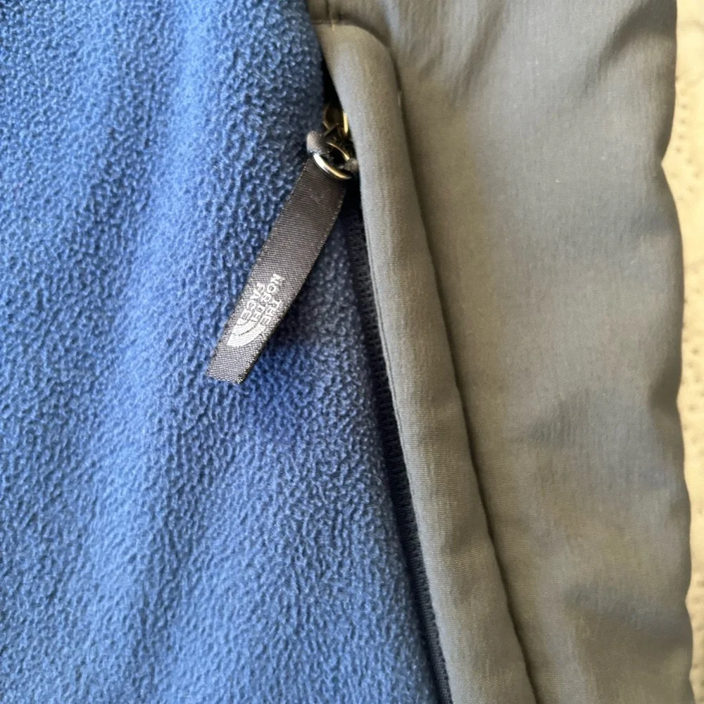 The North Face men’s fleece jacket M. Blue fleece/grey nylon. Decent shape.